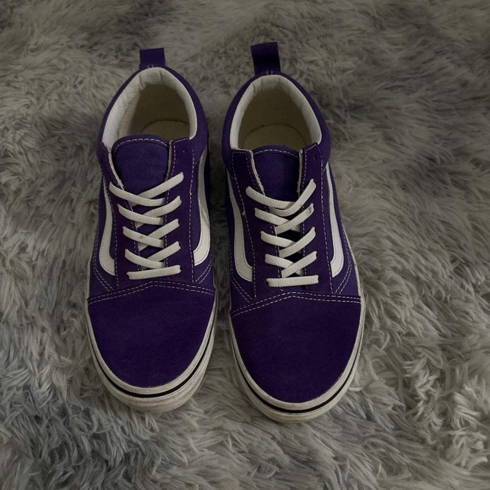Size 6Y, purple, elastic laced vans